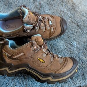 Keen Brown Hiking Shoes